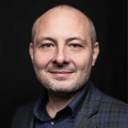 dr Wojciech Szymański